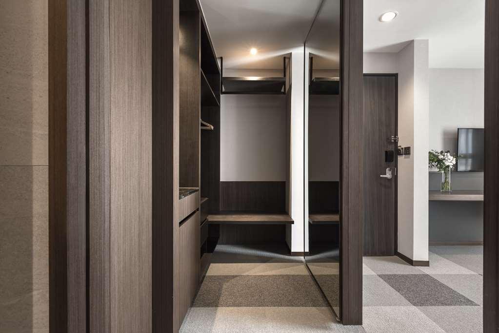Lakeshore Hotel Тайнан Стая снимка