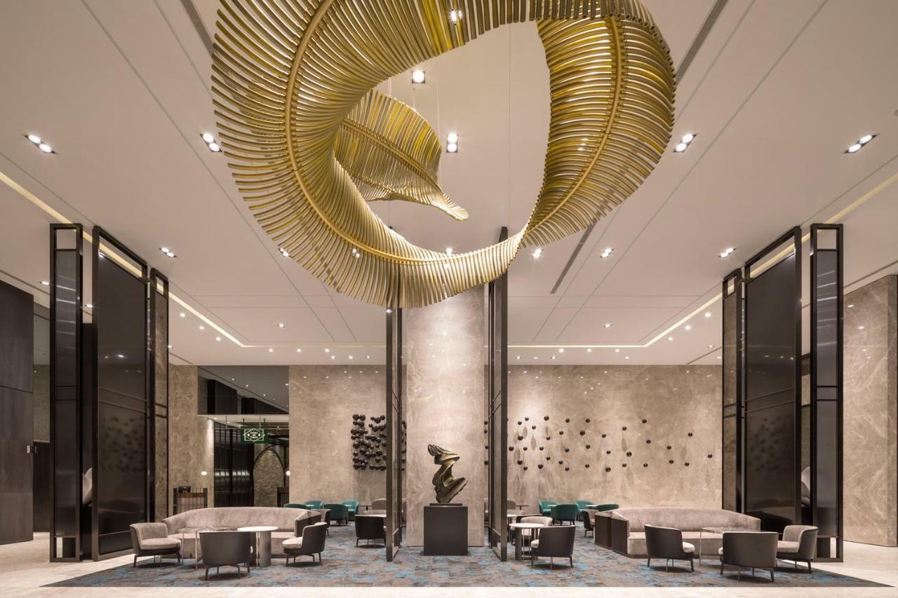 Lakeshore Hotel Тайнан Екстериор снимка