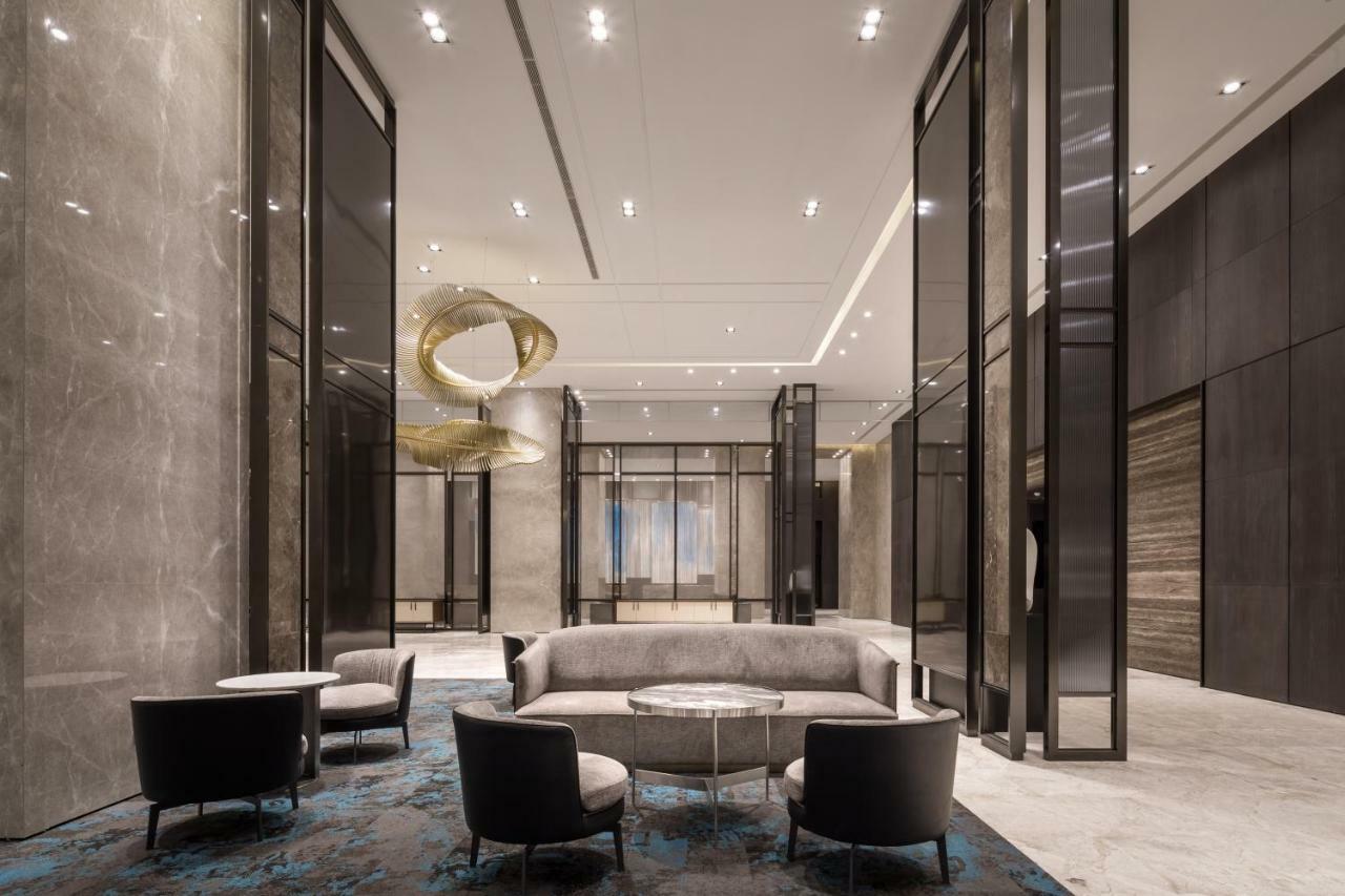 Lakeshore Hotel Тайнан Екстериор снимка