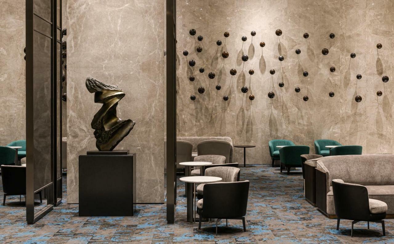 Lakeshore Hotel Тайнан Екстериор снимка