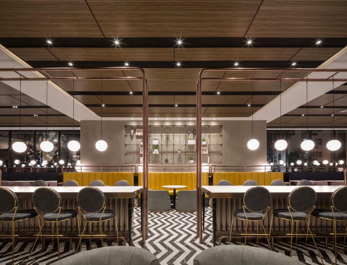 Lakeshore Hotel Тайнан Екстериор снимка
