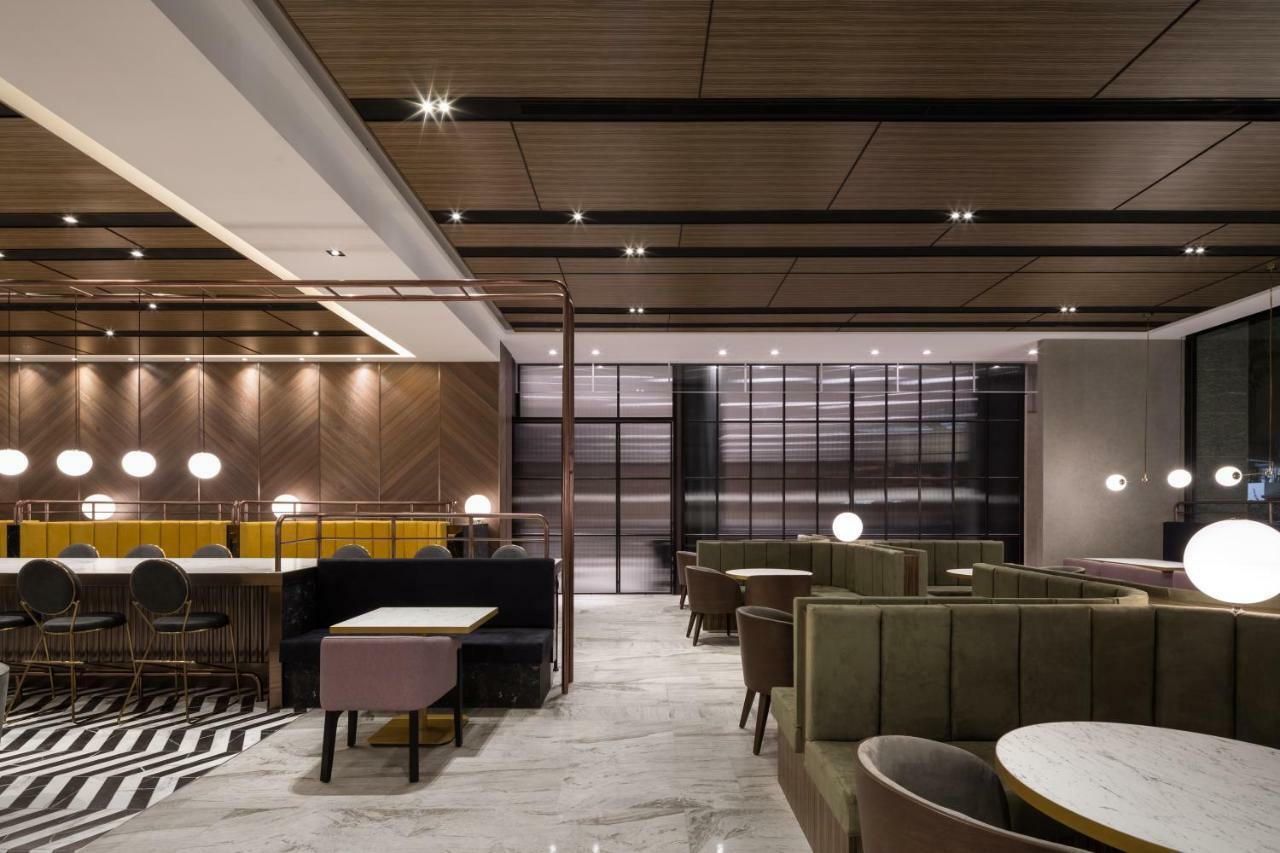 Lakeshore Hotel Тайнан Екстериор снимка